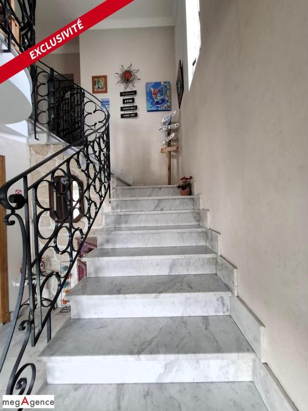 Maison - 220 m² - 7 pièces