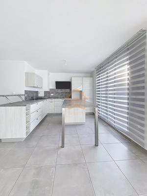 Appartement - 79 m² - 4 pièces