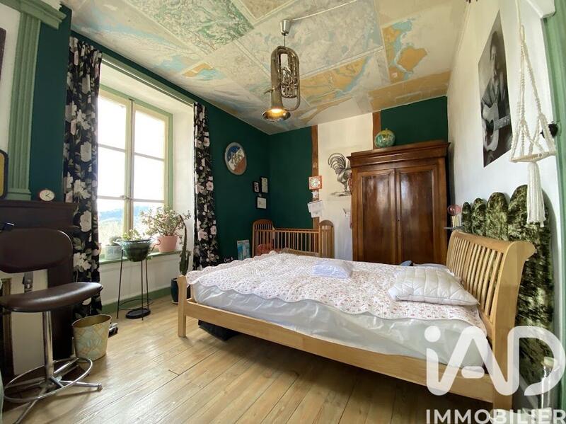 Maison - 300 m² - 10 pièces