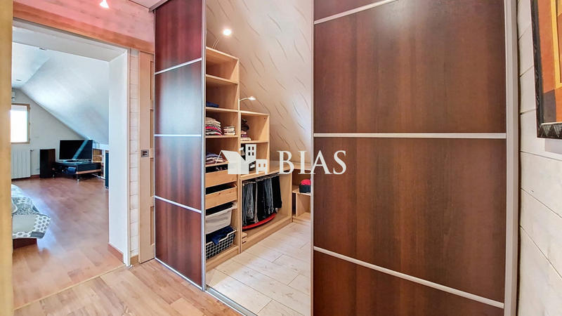 Maison traditionnelle - 109 m² - 4 pièces