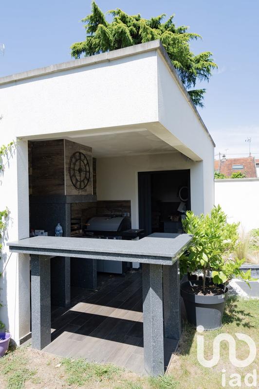 Maison - 205 m² - 7 pièces