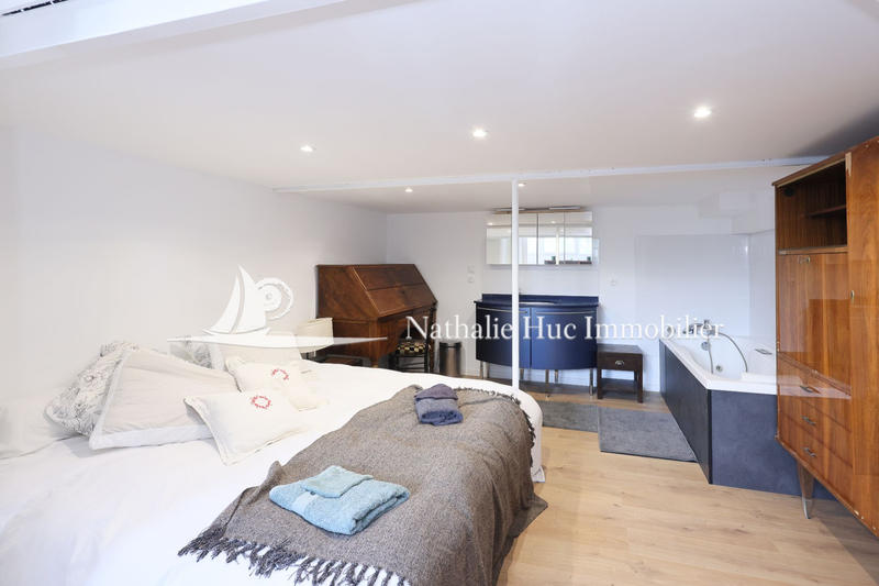 Maison - 300 m² - 7 pièces