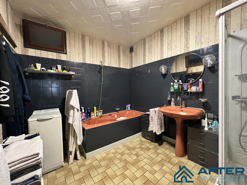 Maison - 201 m² - 7 pièces