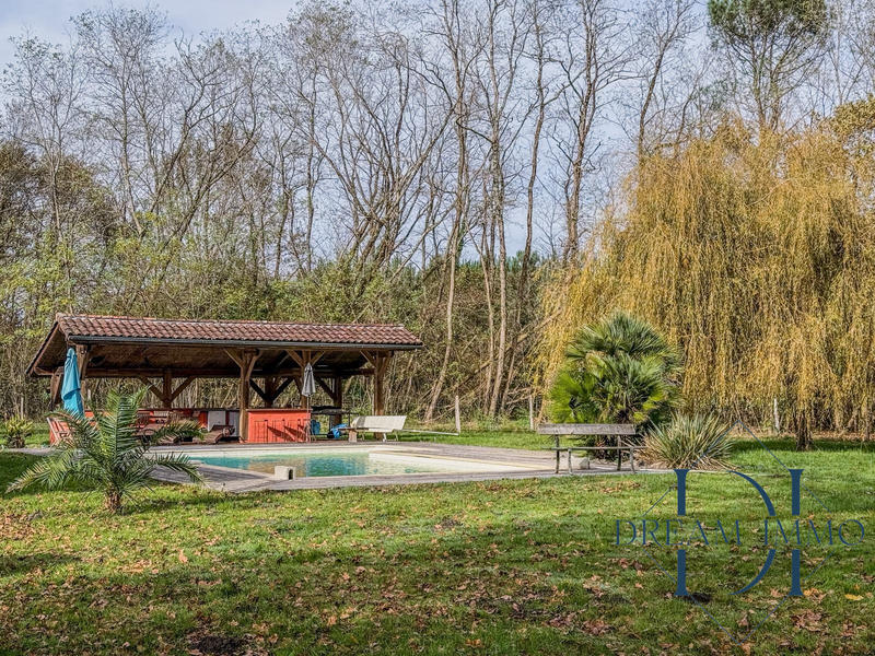 Maison ancienne - 238 m² - 5 pièces