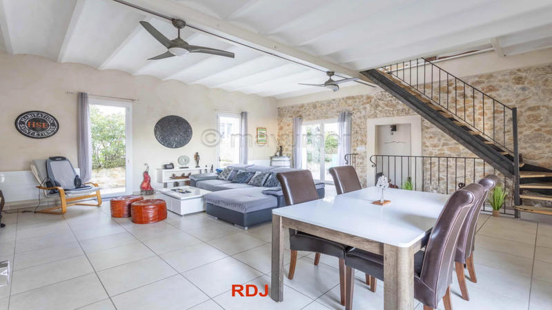 Maison - 250 m² - 9 pièces