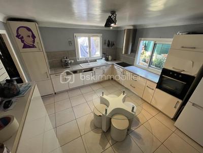 Maison traditionnelle - 135 m² - 4 pièces