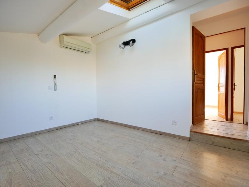 Maison - 92 m² - 5 pièces