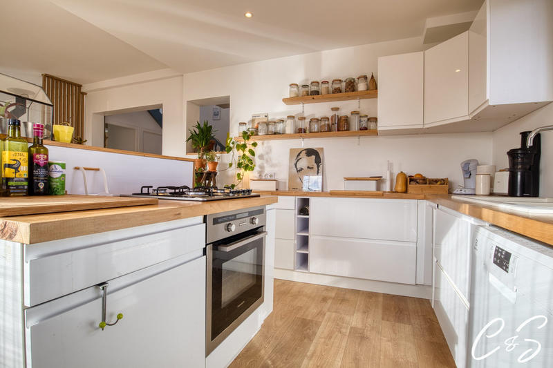 Maison - 110 m² - 4 pièces