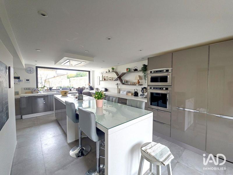 Maison - 270 m² - 5 pièces