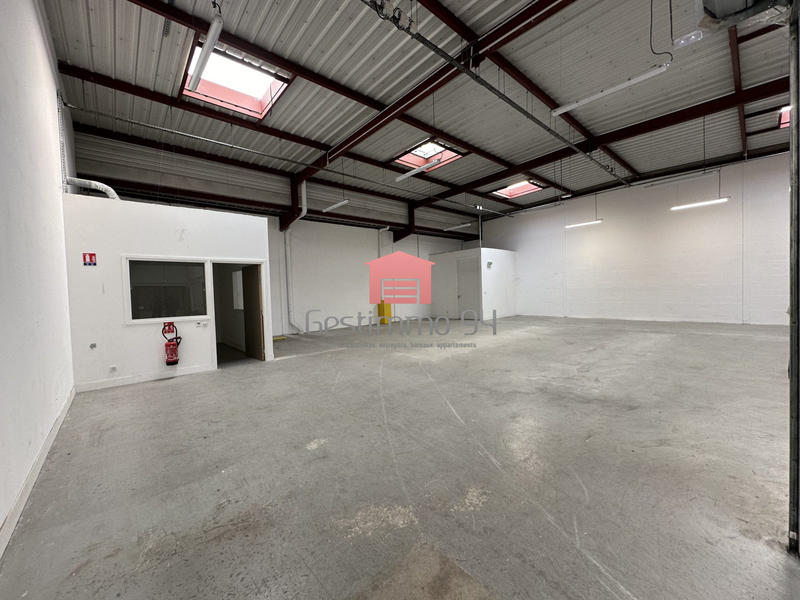 Local d'activités - 1 730 m²