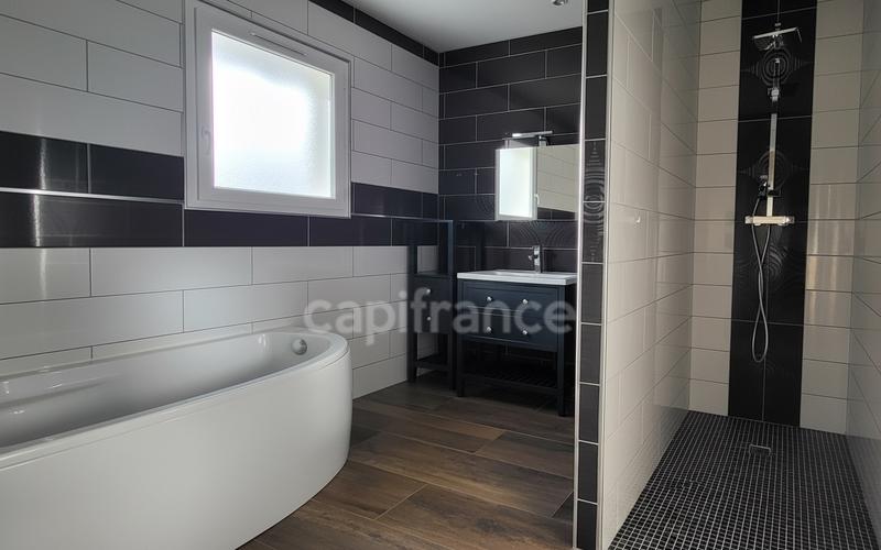 Maison - 120 m² - 4 pièces