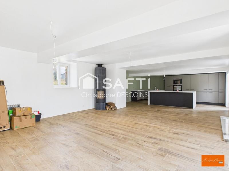 Maison - 200 m² - 6 pièces