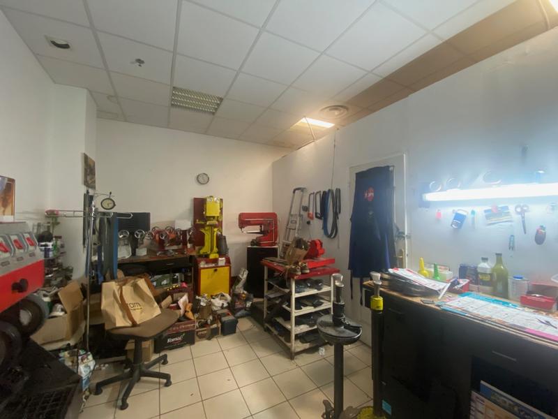 Local commercial - 92 m² - 3 pièces