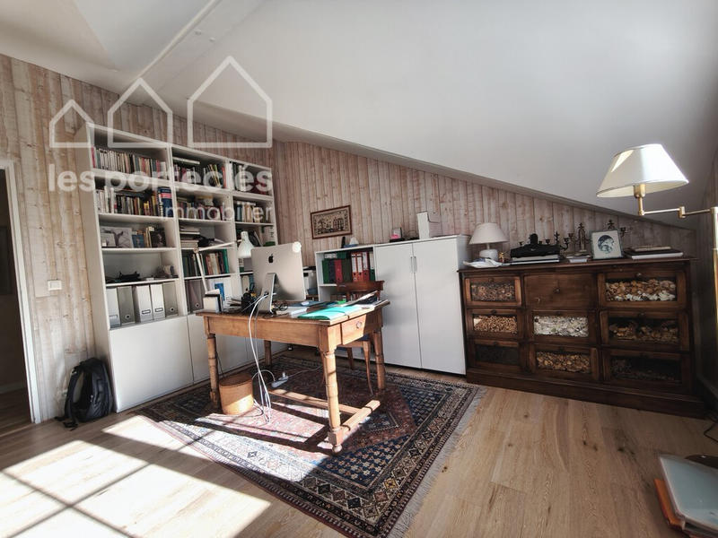 Villa - 268 m² - 10 pièces