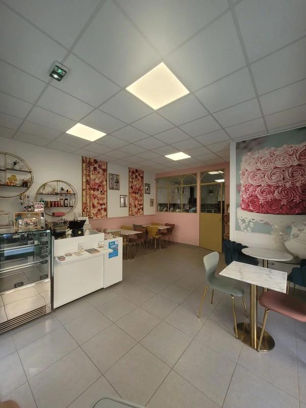 Fonds de commerce - Magasins - 55 m²