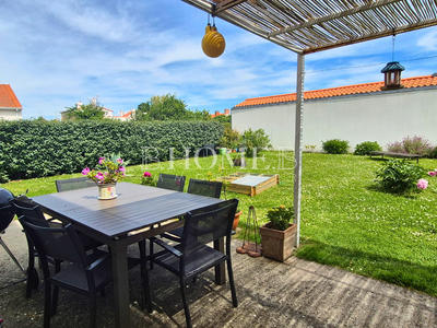 Maison - 102 m² - 5 pièces