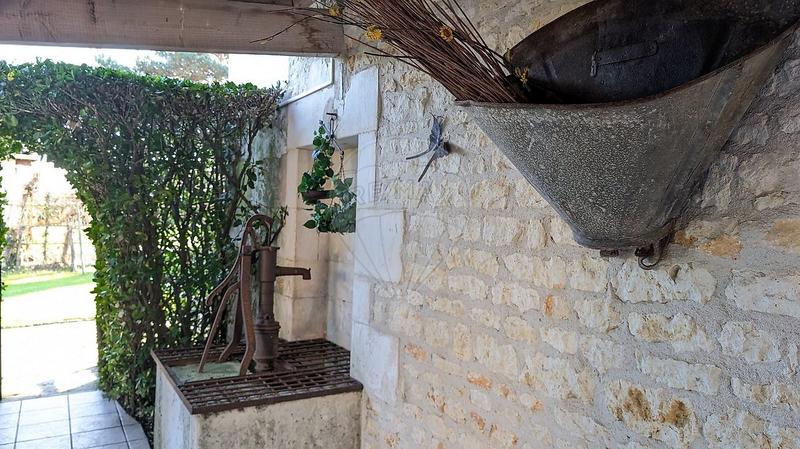 Propriété - 374 m² - 24 pièces