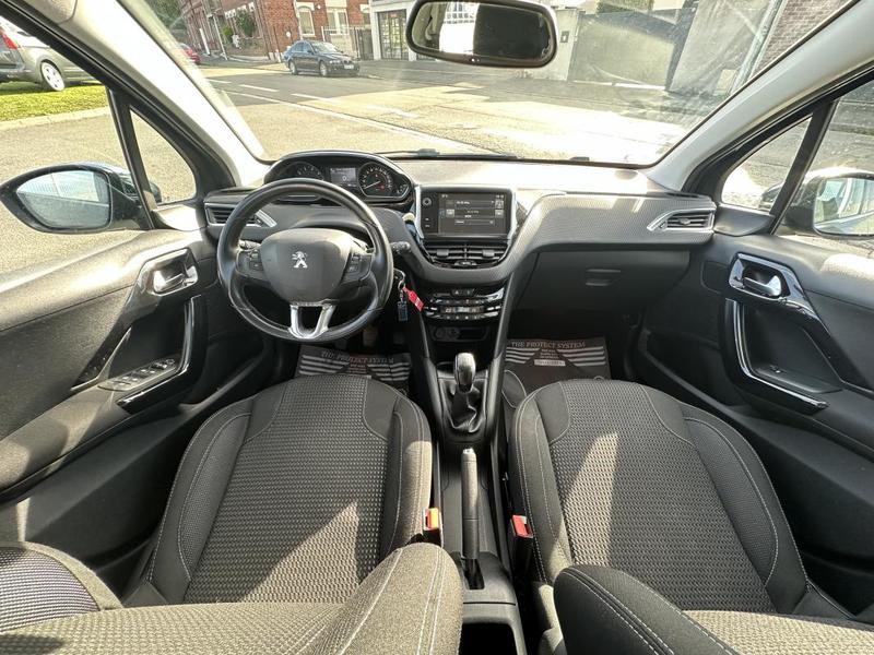 Peugeot 208 Allure 1.2 Essence 110cv Caméra de Recul, Apple CarPlay