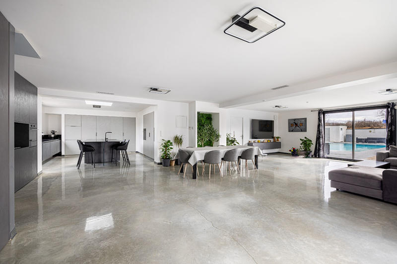 Maison - 262 m² - 7 pièces