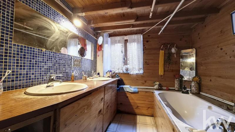 Maison - 285 m² - 13 pièces