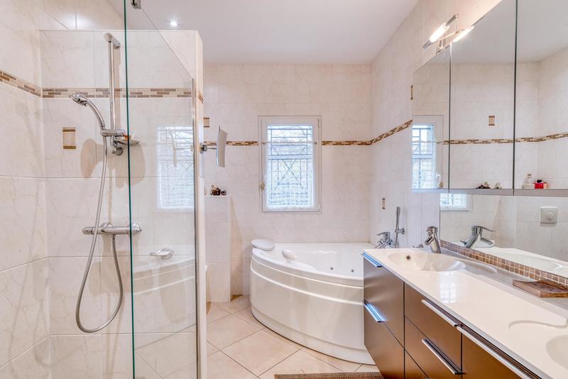 Maison d'architecte - 197 m² - 7 pièces