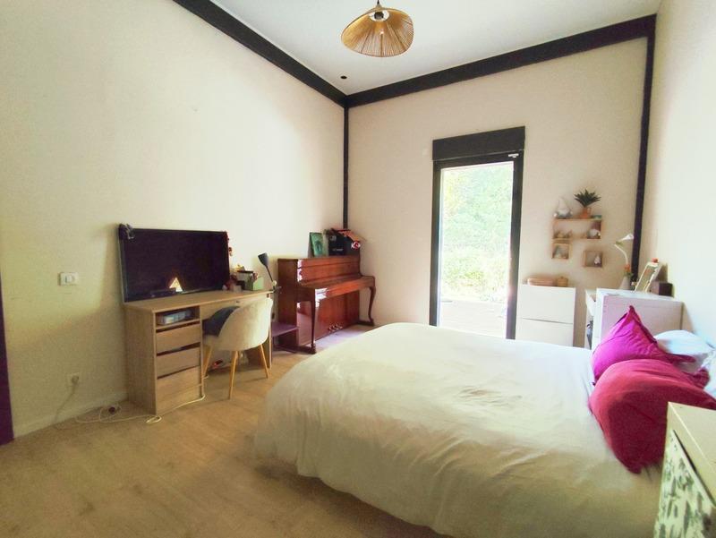 Maison de bois - 240 m² - 6 pièces