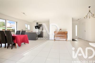 Maison - 99 m² - 4 pièces