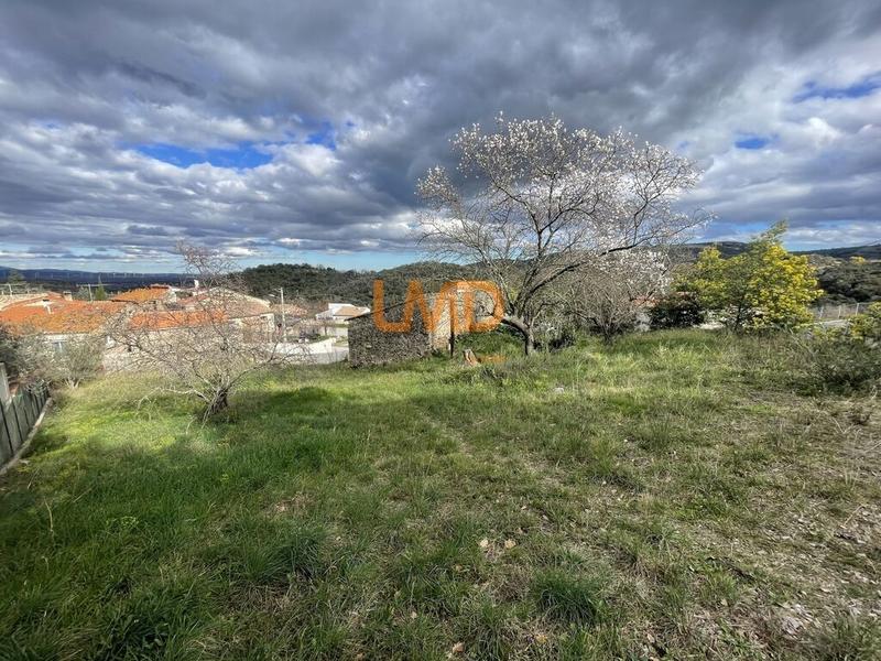 Terrain constructible - 881 m²