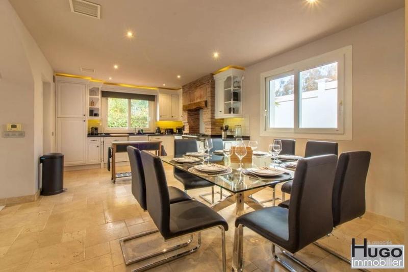 Villa - 355 m² - 10 pièces