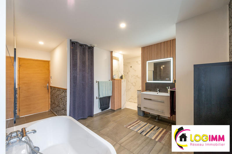 Maison - 165 m² - 7 pièces