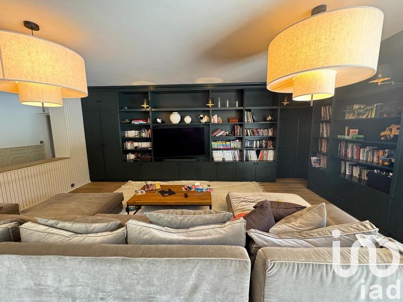 Maison - 400 m² - 8 pièces