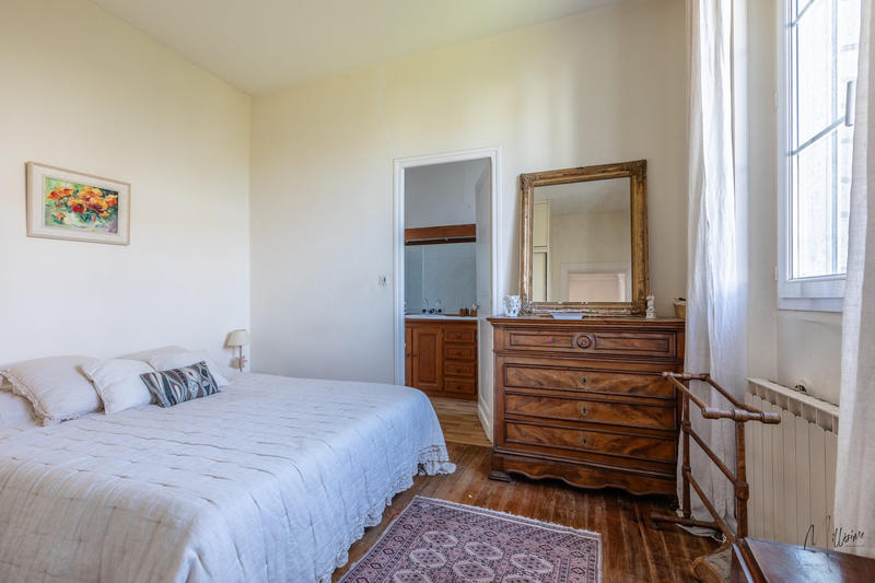 Maison - 343 m² - 10 pièces