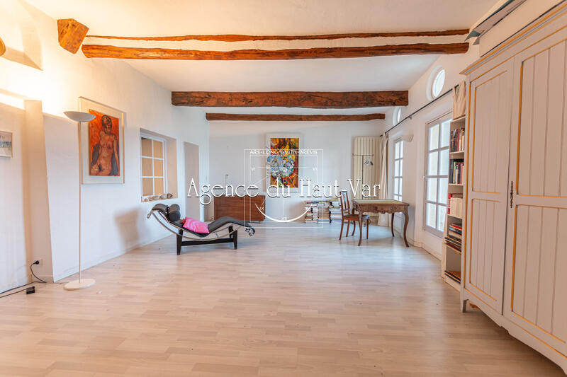 Mas - 230 m² - 1 pièce