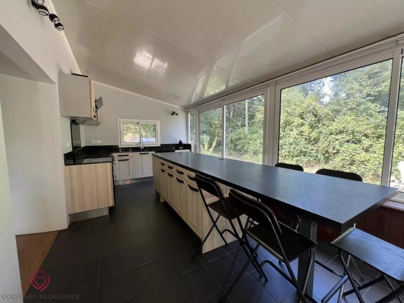 Propriété - 271 m² - 7 pièces