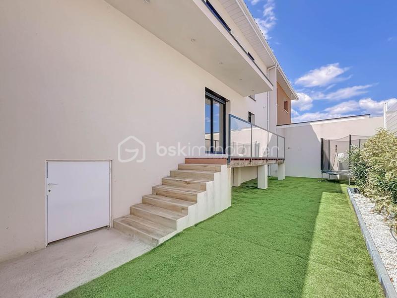 Maison - 104 m² - 5 pièces