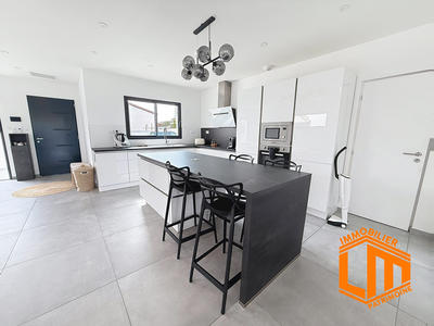 Maison - 105 m² - 4 pièces