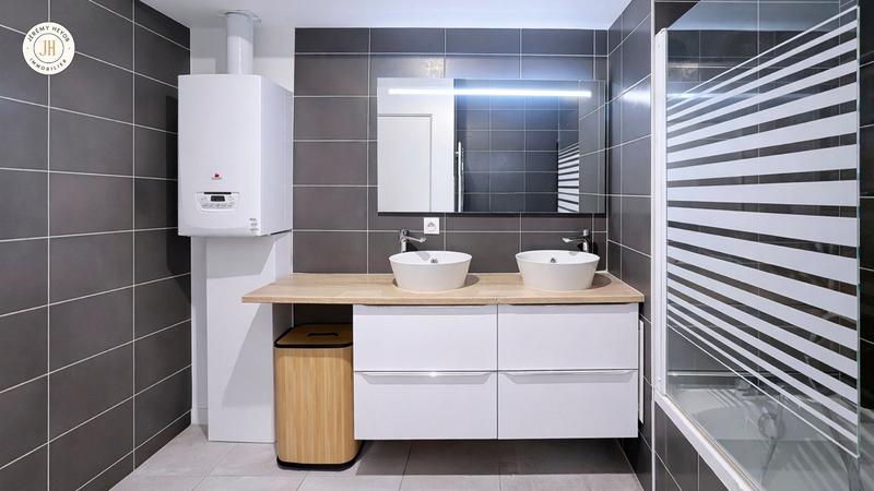 Appartement - 82 m² - 4 pièces