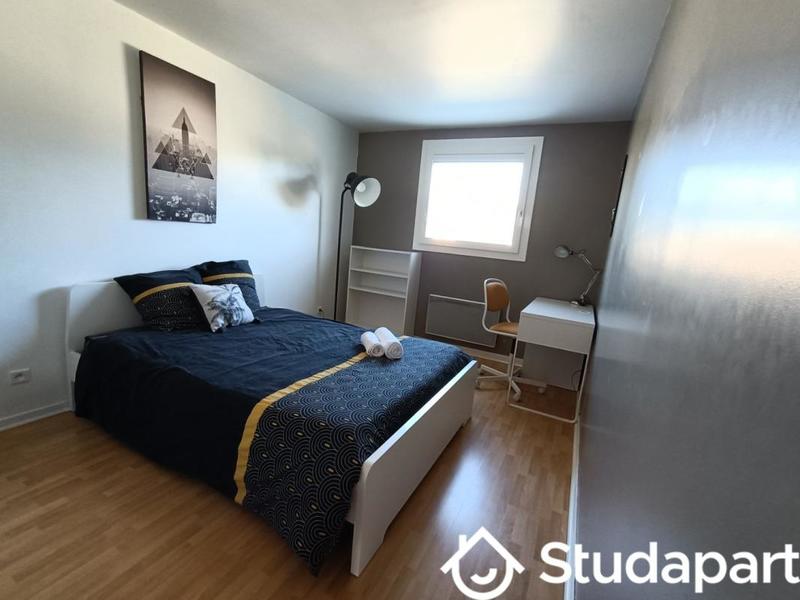 Chambre - 12 m² - 1 pièce