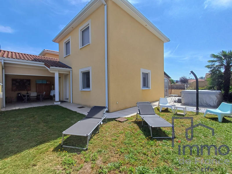 Maison - 104 m² - 5 pièces