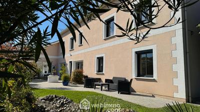 Maison - 221 m² - 5 pièces