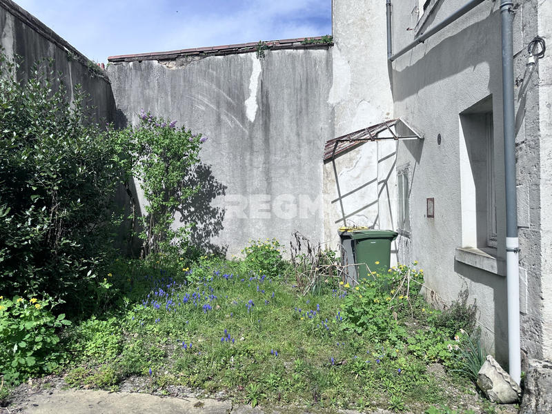 Maison - 341 m² - 9 pièces