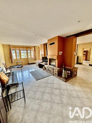 Maison - 245 m² - 12 pièces