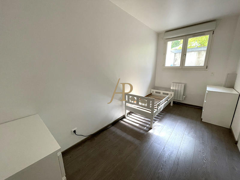 Appartement - 92 m² - 5 pièces