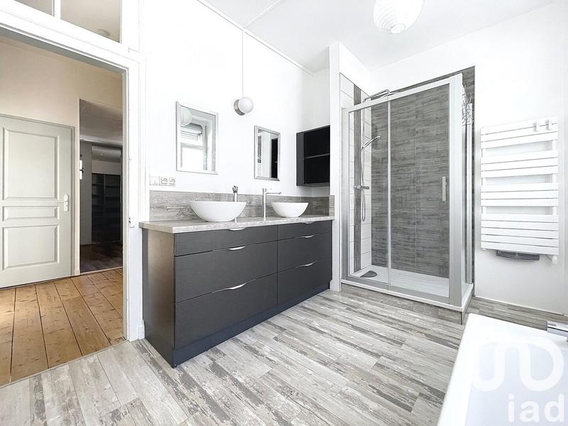 Maison - 242 m² - 8 pièces