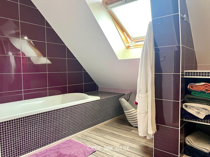 Maison - 165 m² - 8 pièces