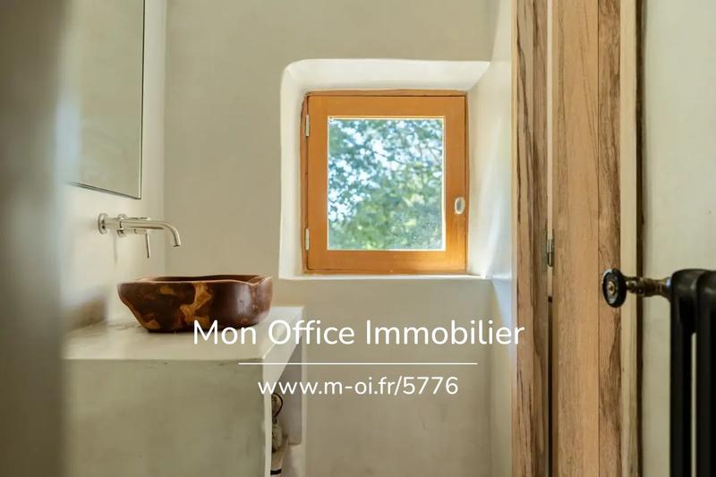 Propriété - 475 m² - 10 pièces