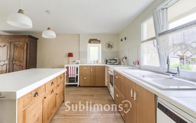 Maison - 258 m² - 8 pièces