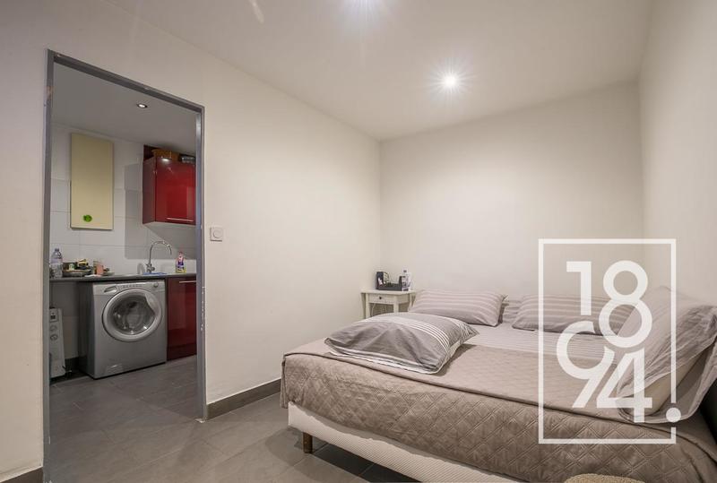 Immeuble - 222 m² - 8 pièces