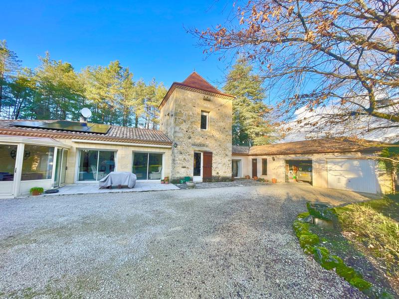Villa - 166 m² - 9 pièces