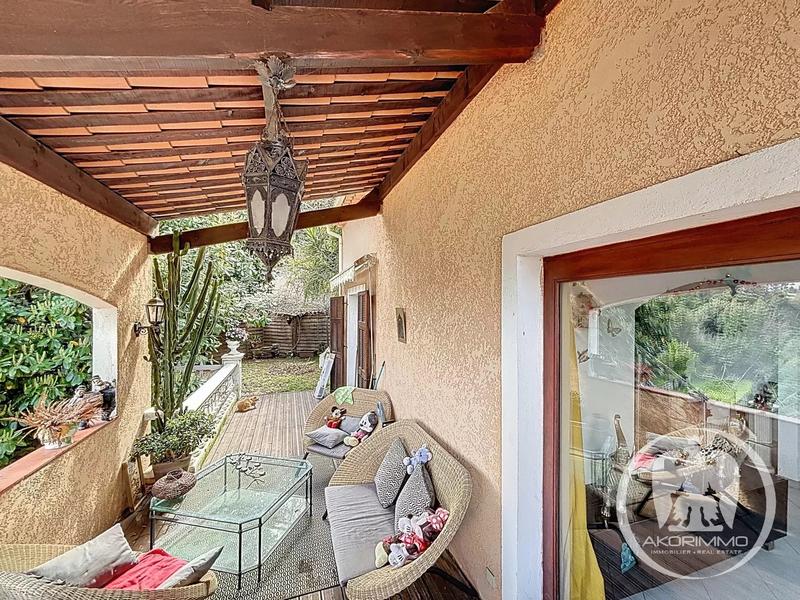 Villa - 300 m² - 8 pièces